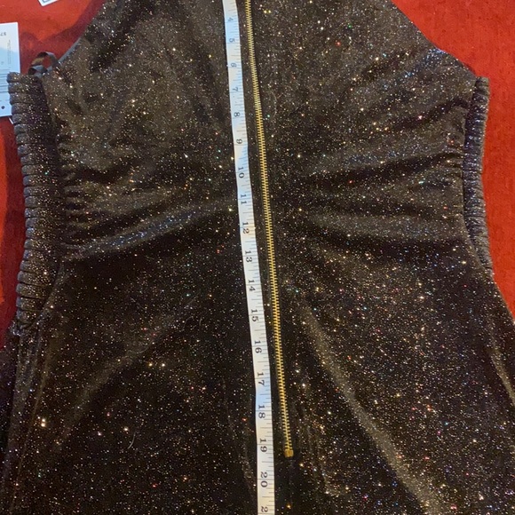 Sparkle Dress Zipper in the back ! - Picture 15 of 16